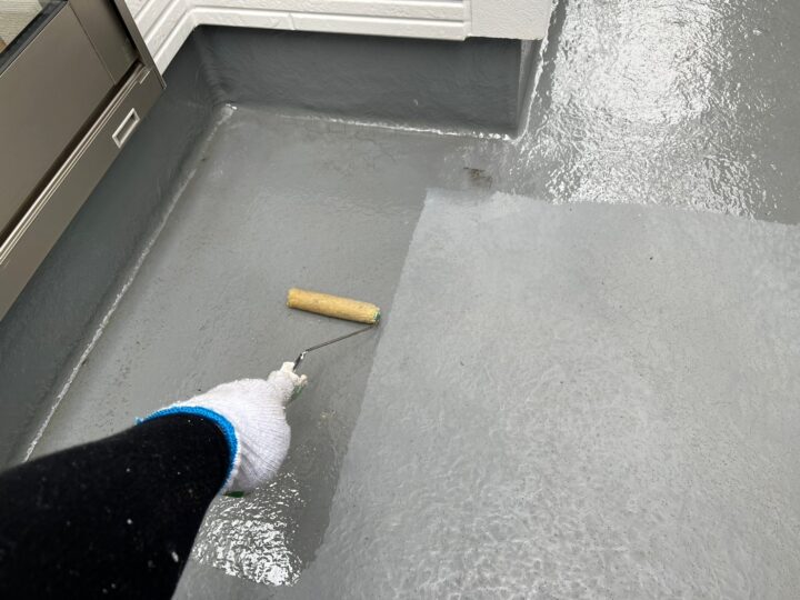 ベランダ床下塗り工事