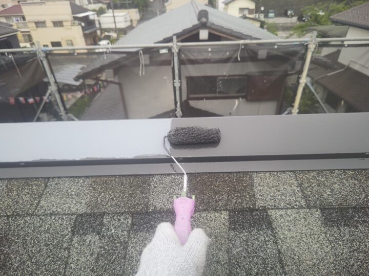 屋根板金中塗り工事
