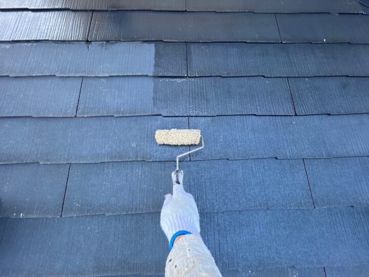 屋根下塗り工事