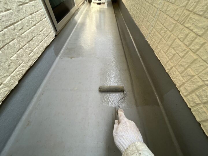ベランダ床下塗り工事