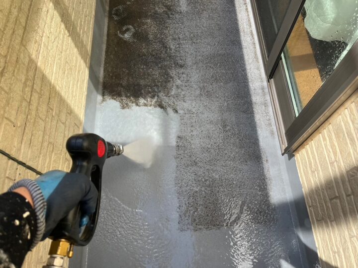 ベランダ床高圧洗浄工事