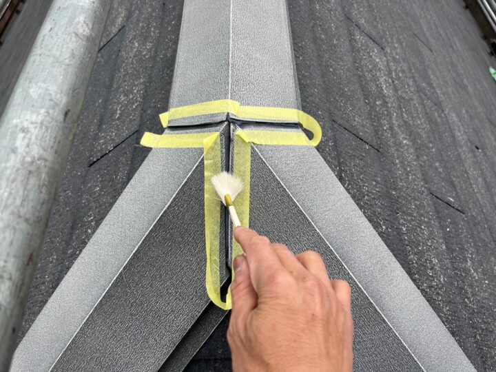 屋根板金シーリング施工前