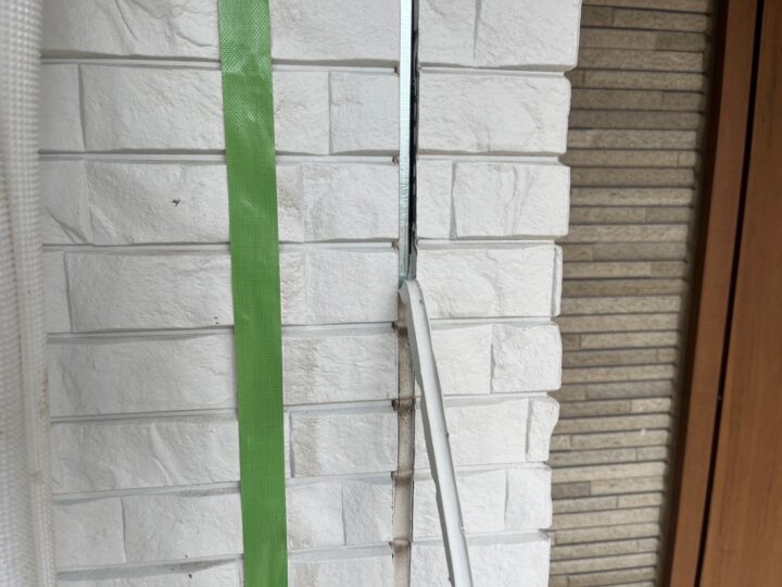 外壁板間シーリング撤去状況