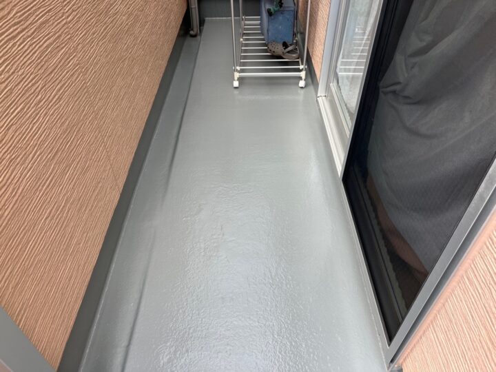 ベランダ床完了全景