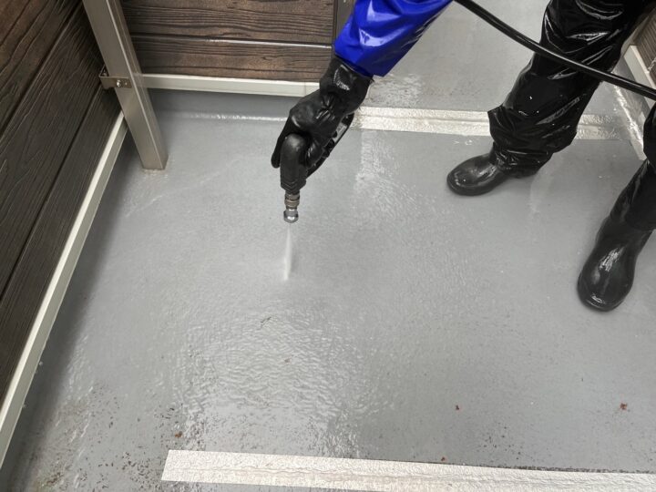 ベランダ床高圧洗浄工事