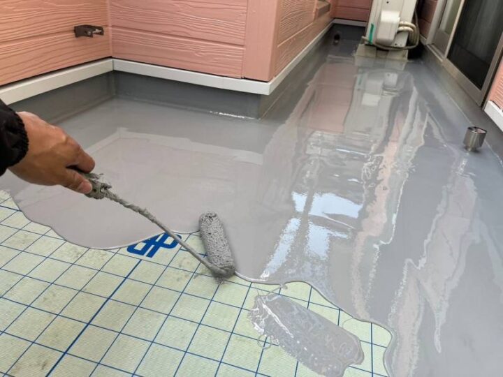 ウレタン防水塗布工事１回目