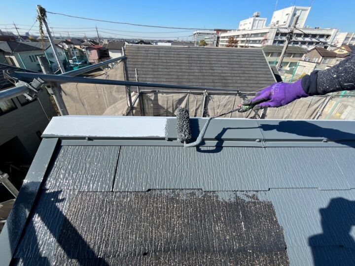 屋根板金中塗り工事