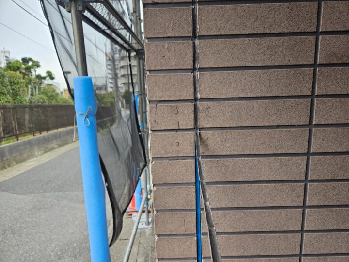 外壁板間シーリング撤去状況