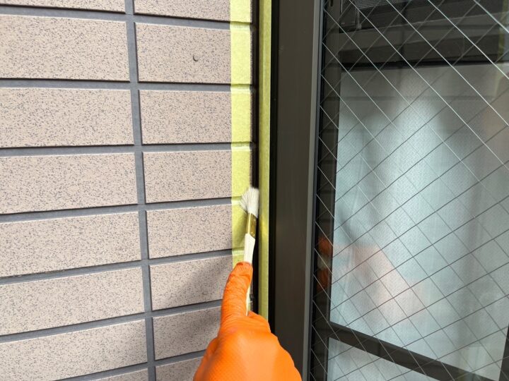 開口部廻り専用プライマ－塗布