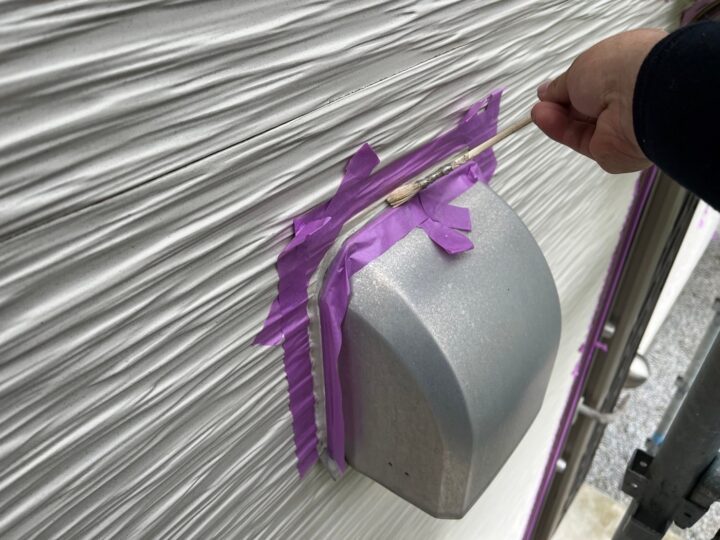 設備廻りシーリング専用プライマ－の塗布