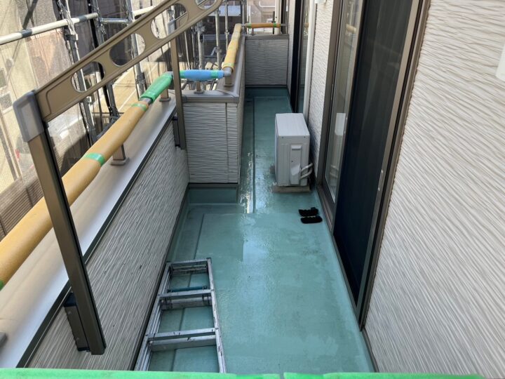 ベランダ床高圧洗浄工事完了