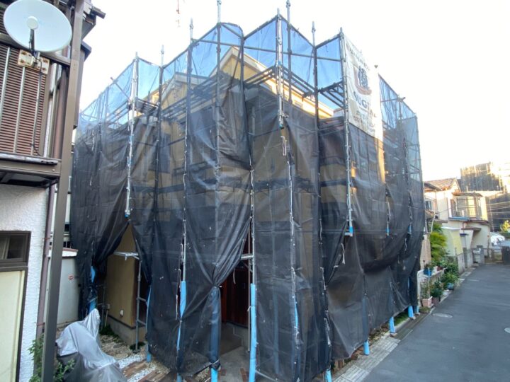足場組み立て作業