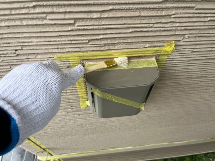 設備廻りのシーリング専用プライマ－塗布