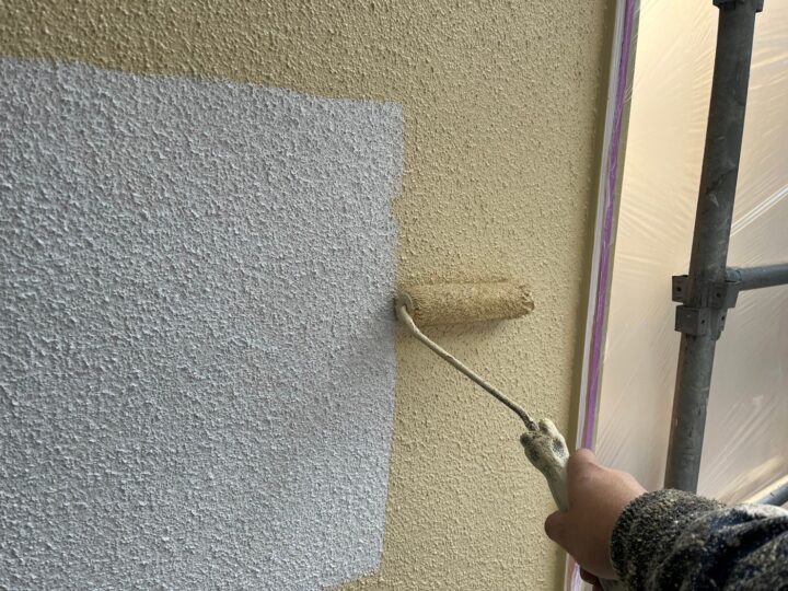 外壁中塗り工事