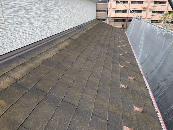 屋根高圧洗浄工事施工前