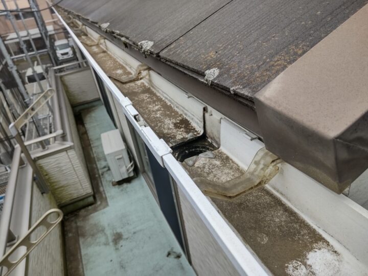 雨樋内部高圧洗浄工事施工前