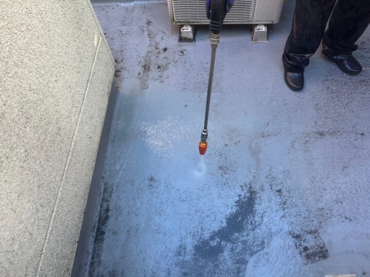 ベランダ床高圧洗浄工事