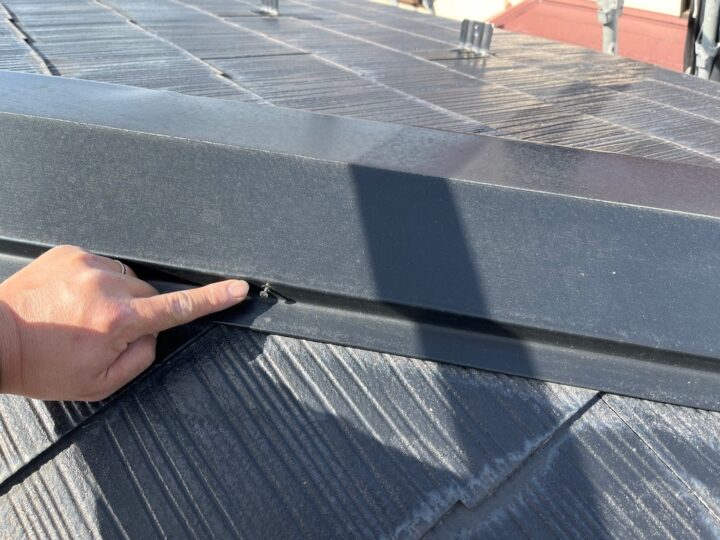 屋根板金釘打ち補修施工前