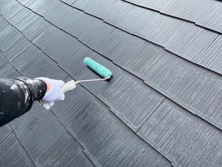 屋根下塗り工事