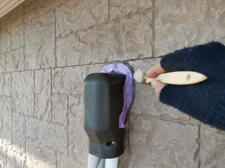 設備廻りシーリング専用プライマー塗布