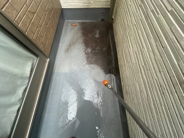 ベランダ床高圧洗浄工事