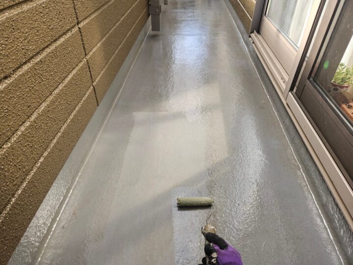 ベランダ床下塗り工事