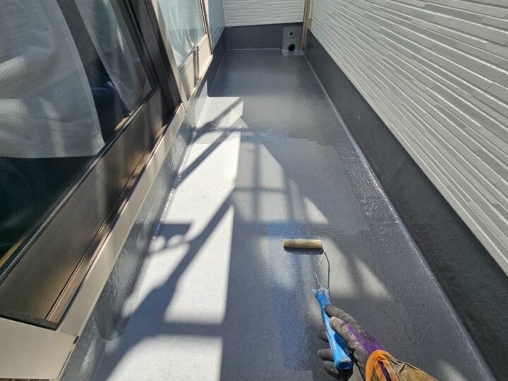 ベランダ床下塗り工事
