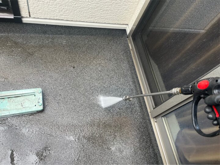 ベランダ床高圧洗浄工事