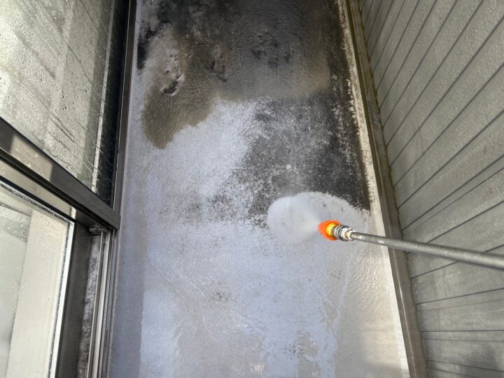 ベランダ床高圧洗浄工事