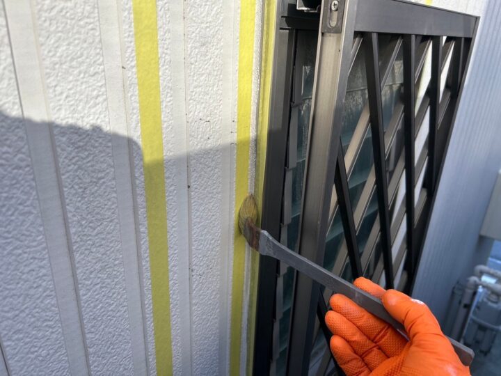 開口部廻りシ－リング専用プライマー塗布