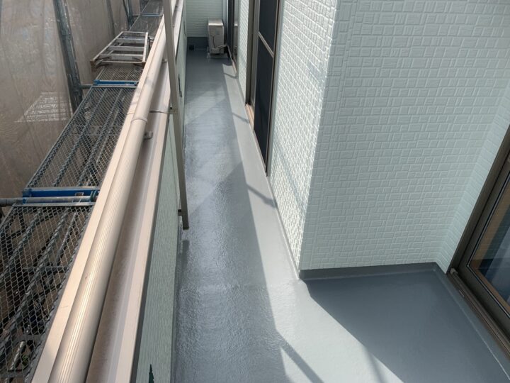ベランダ床完了全景