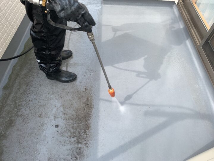 ベランダ床高圧洗浄工事