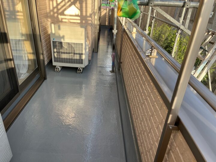 ベランダ床完了全景
