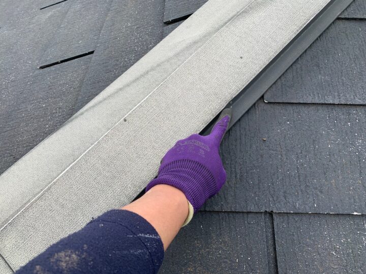 屋根板金釘打ち作業完了