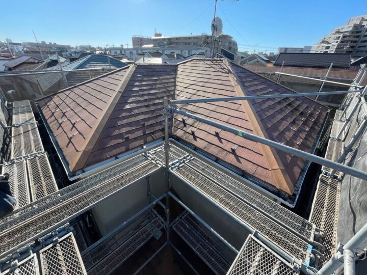 屋根板金解体施工前