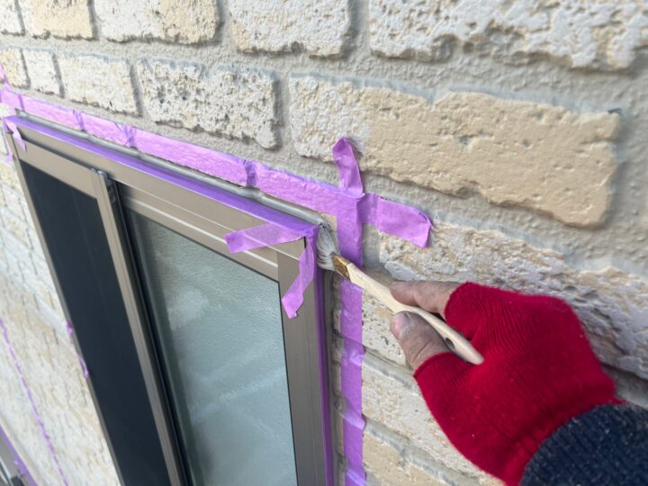 開口部廻りシ－リング専用プライマ－塗布
