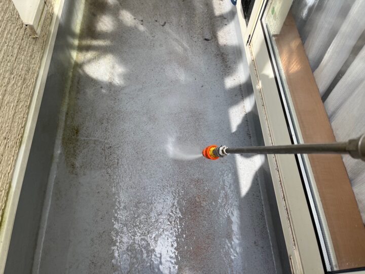 ベランダ床高圧洗浄工事