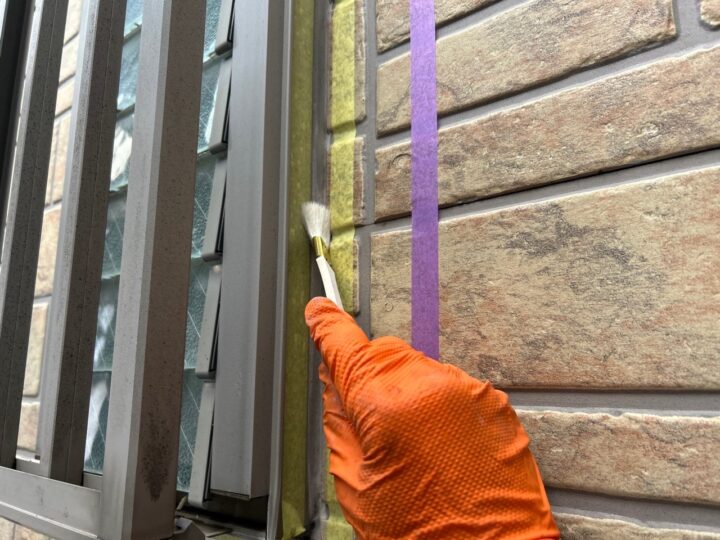 開口部廻りシ－リング専用プライマ－塗布