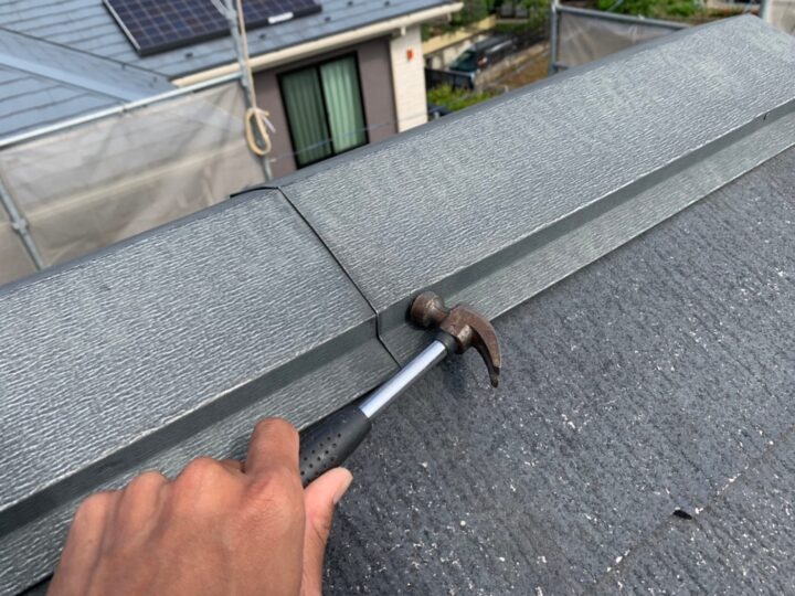 屋根板金釘打ち作業