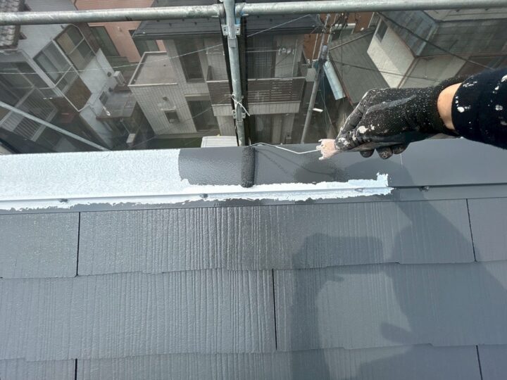 屋根板金中塗り工事