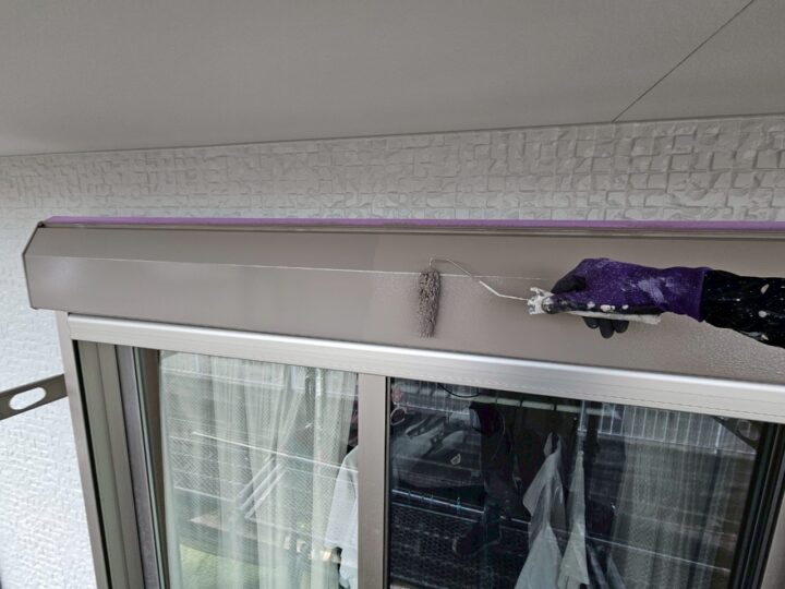 シャッタ-ボックス上塗り工事