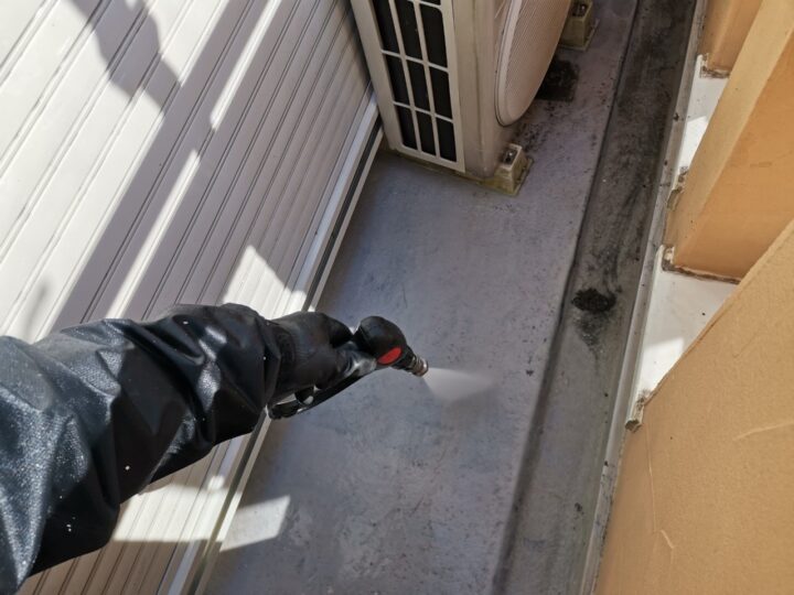 ベランダ床高圧洗浄工事