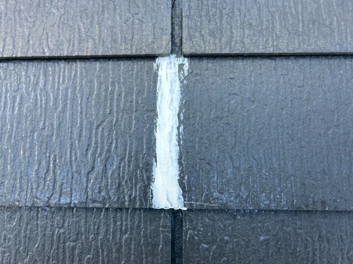 屋根材ひび割れ補修施工後