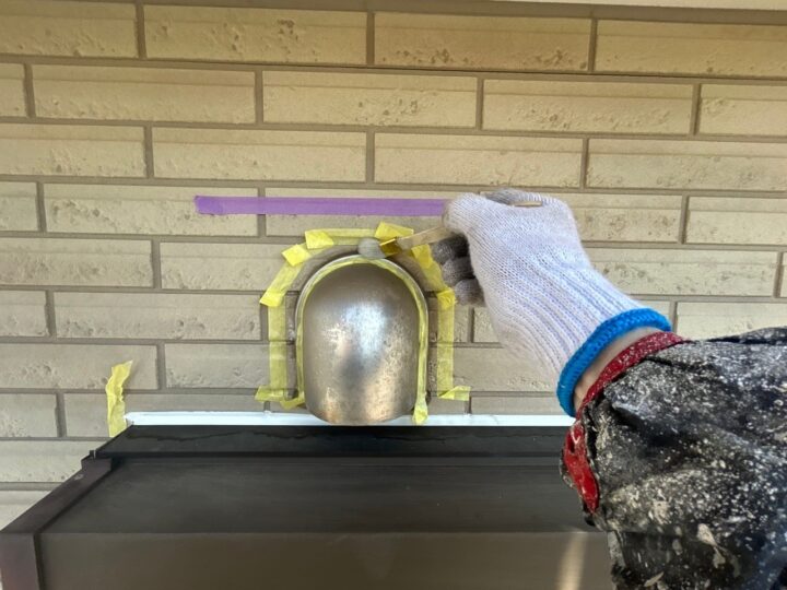 設備廻りのシーリング専用プライマー塗布