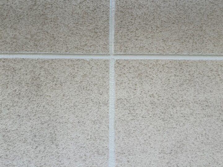 外壁板間目地完了全景