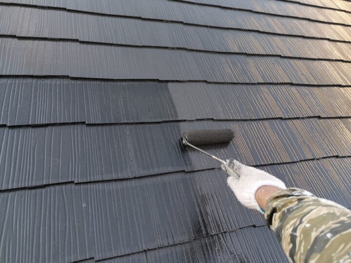屋根中塗り工事