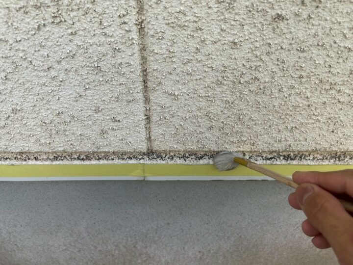 入隅シーリング専用プライマ－塗布