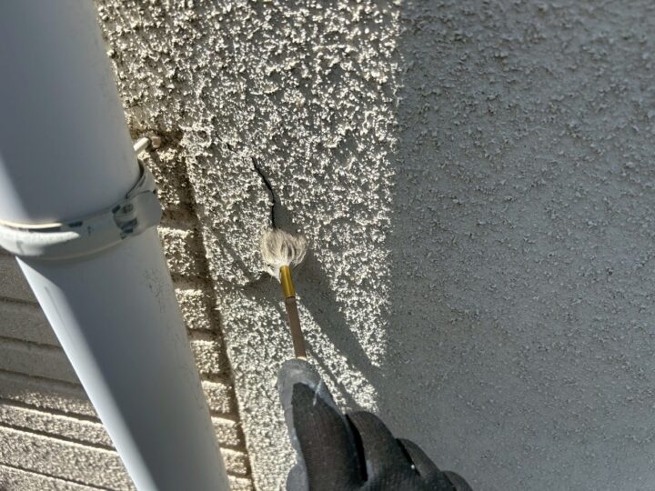 外壁ひび割れ補修施工前