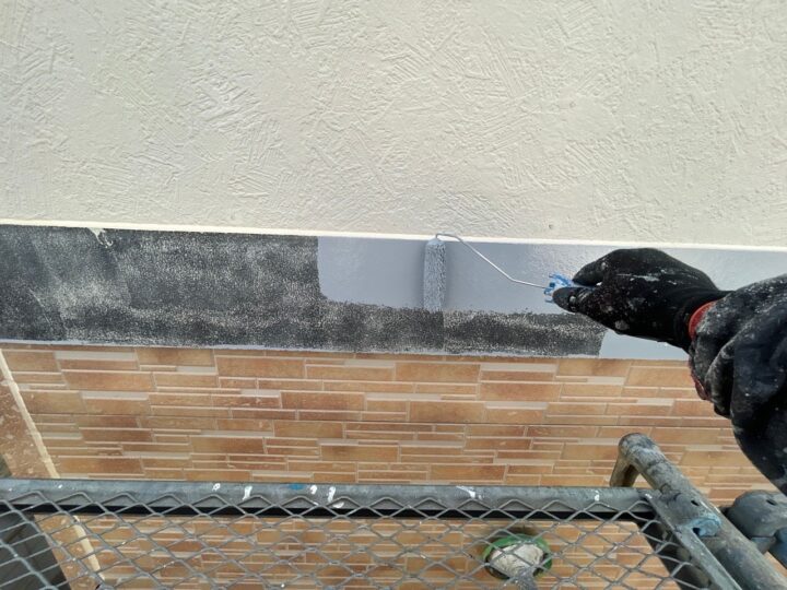 装飾帯下塗り工事