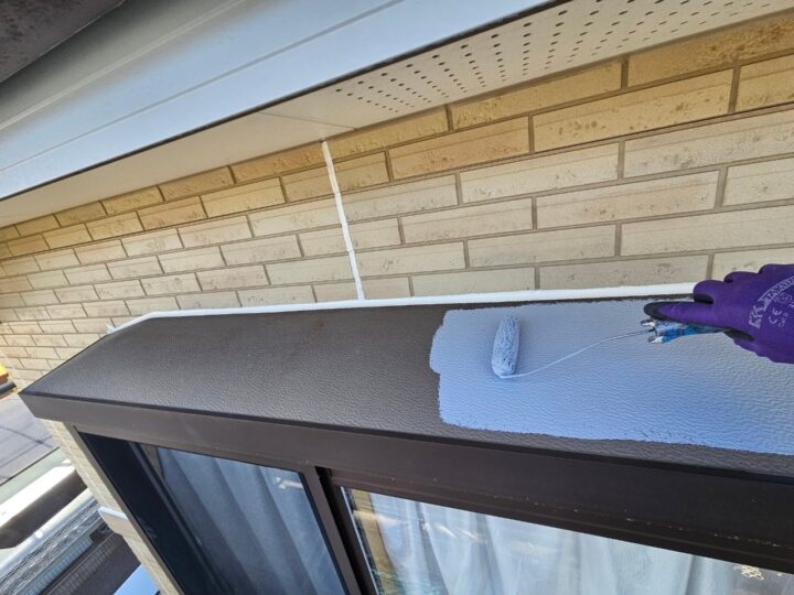 出窓上部下塗り工事